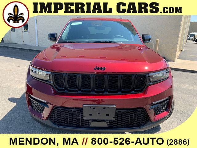 2025 Jeep Grand Cherokee Limited photo 3