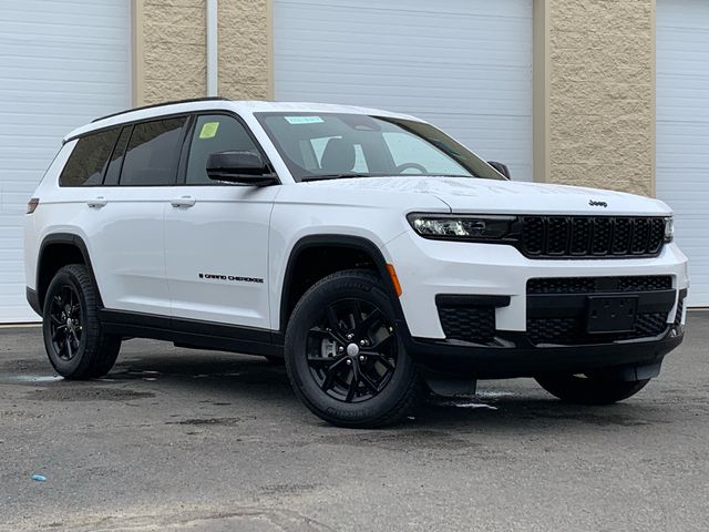 2025 Jeep Grand Cherokee Altitude X photo 2