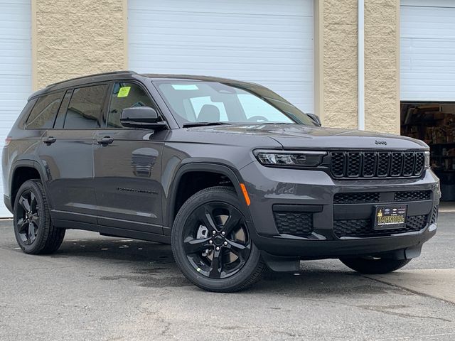2025 Jeep Grand Cherokee Altitude X photo 2