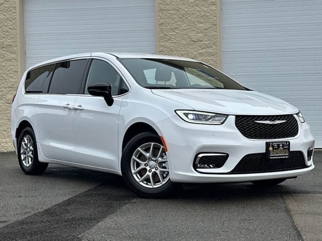 New 2026 Chrysler Pacifica Select Minivan/Van