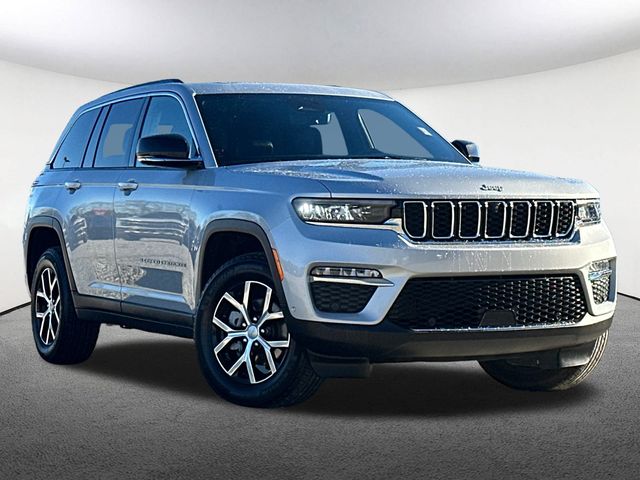 2025 Jeep Grand Cherokee Limited photo 2
