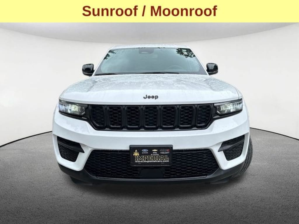Used 2024 Jeep Grand Cherokee Laredo SUV