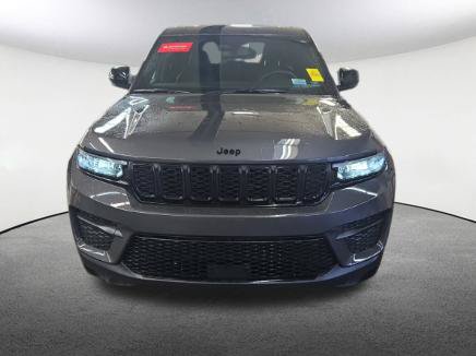 Used 2024 Jeep Grand Cherokee Laredo SUV