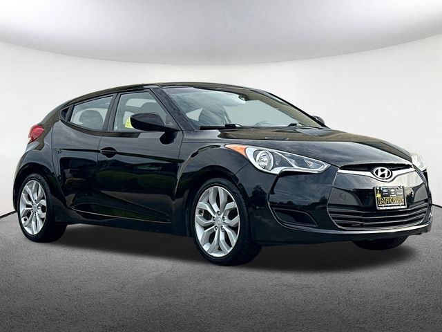 2012 Hyundai Veloster Base photo 2