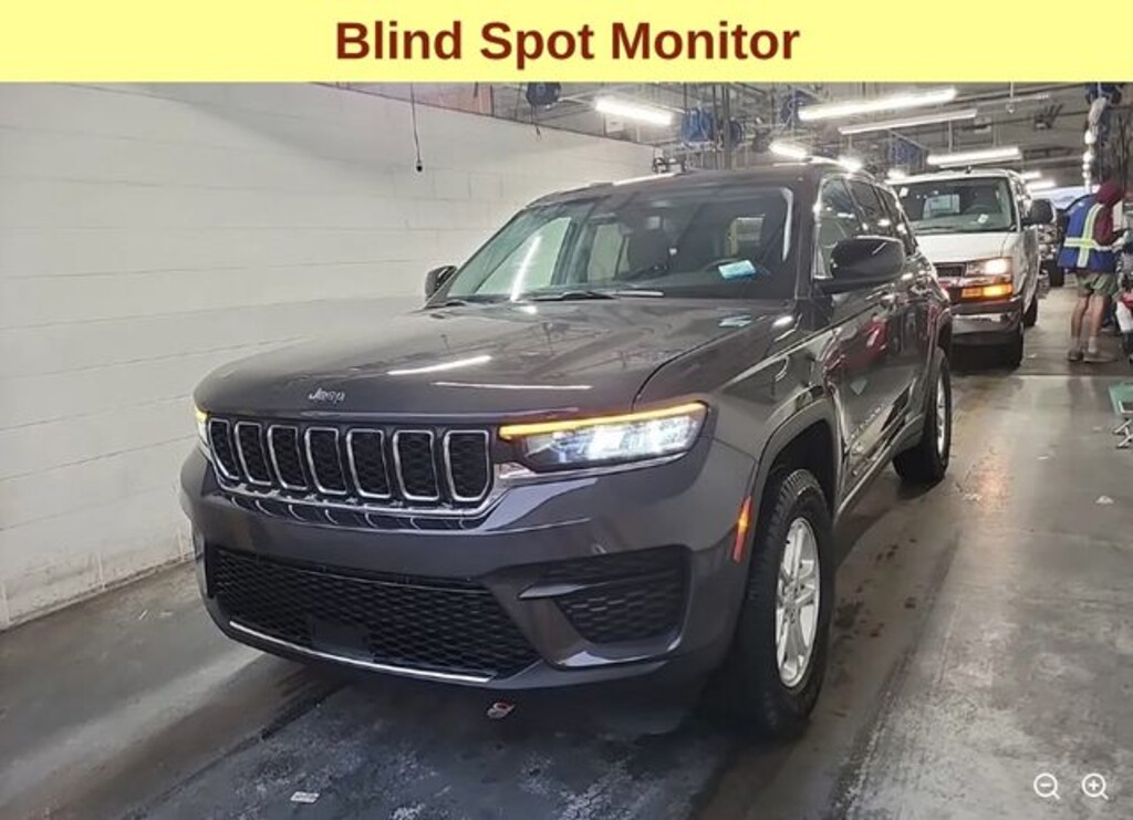 Used 2023 Jeep Grand Cherokee Laredo SUV
