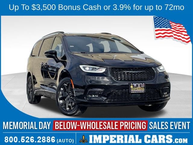 2026 Chrysler Pacifica Select AWD's photo