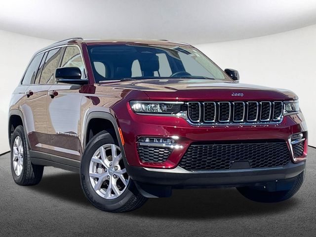 Used 2022 Jeep Grand Cherokee Limited with VIN 1C4RJHBG1N8569803 for sale in Mendon, MA