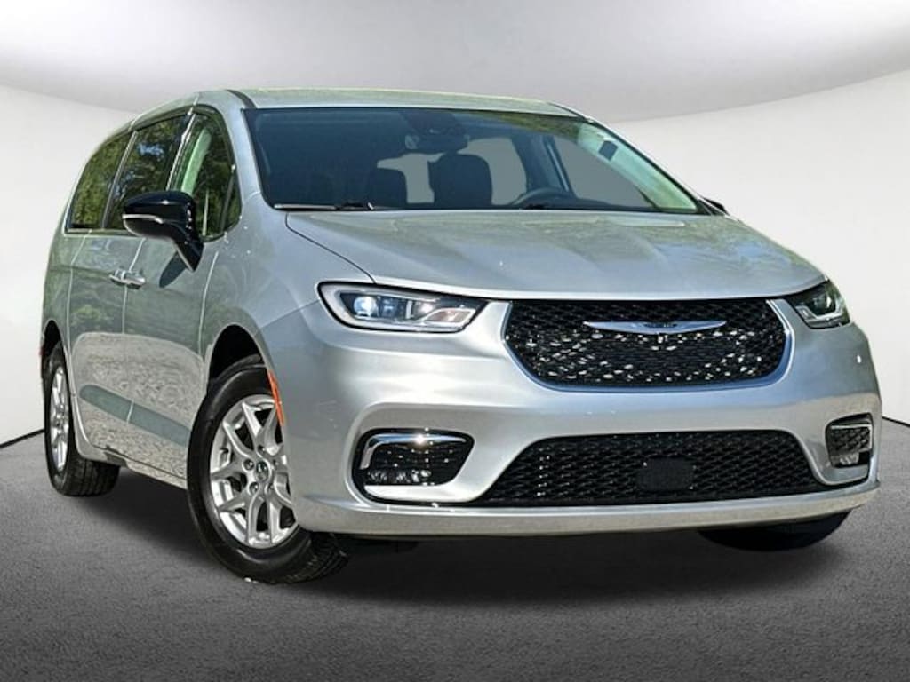 Used 2024 Chrysler Pacifica Touring L Van Passenger Van