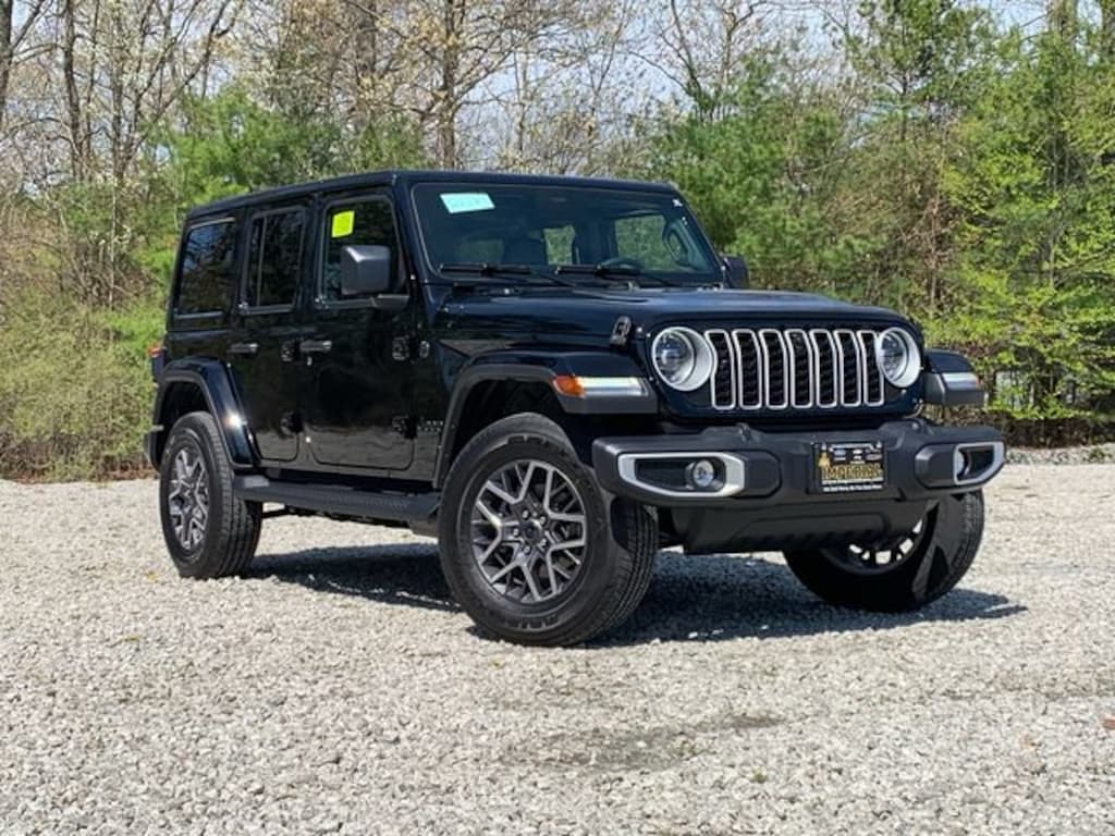 New 2026 Jeep Wrangler 4-DOOR SAHARA Sport Utility