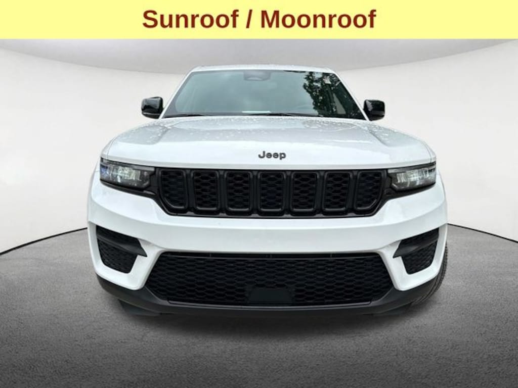 Used 2024 Jeep Grand Cherokee Laredo SUV