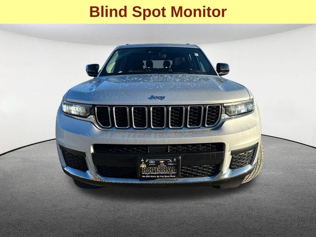 2022 Jeep Grand Cherokee Laredo photo 3