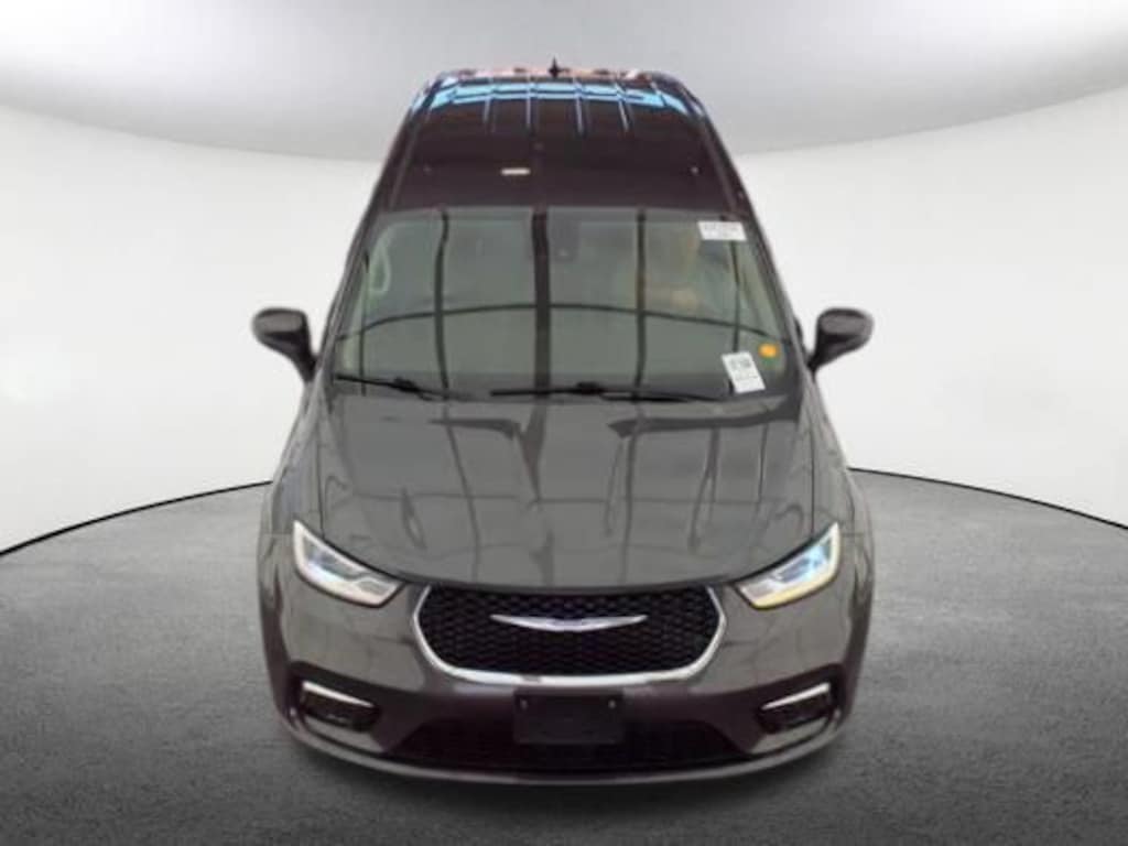 Used 2023 Chrysler Pacifica Touring L Van Passenger Van