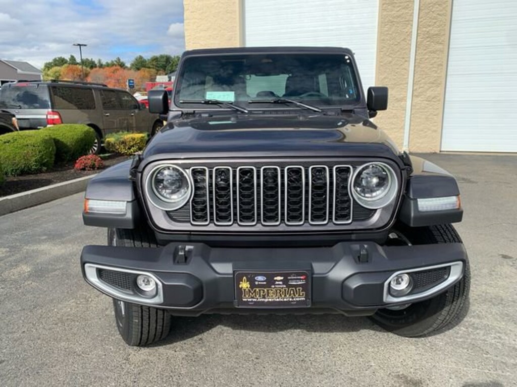 New 2026 Jeep Wrangler 4-DOOR SAHARA Sport Utility