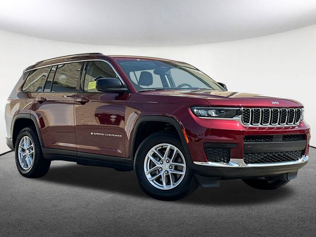2023 Jeep Grand Cherokee Laredo photo 2