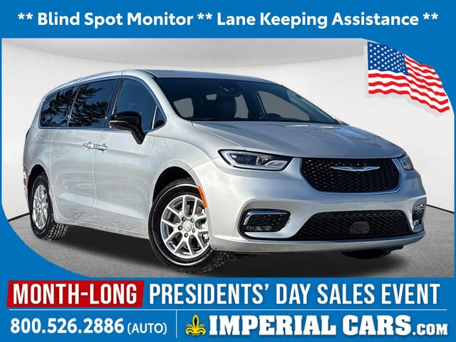 2026 Chrysler Pacifica Van Passenger Van 