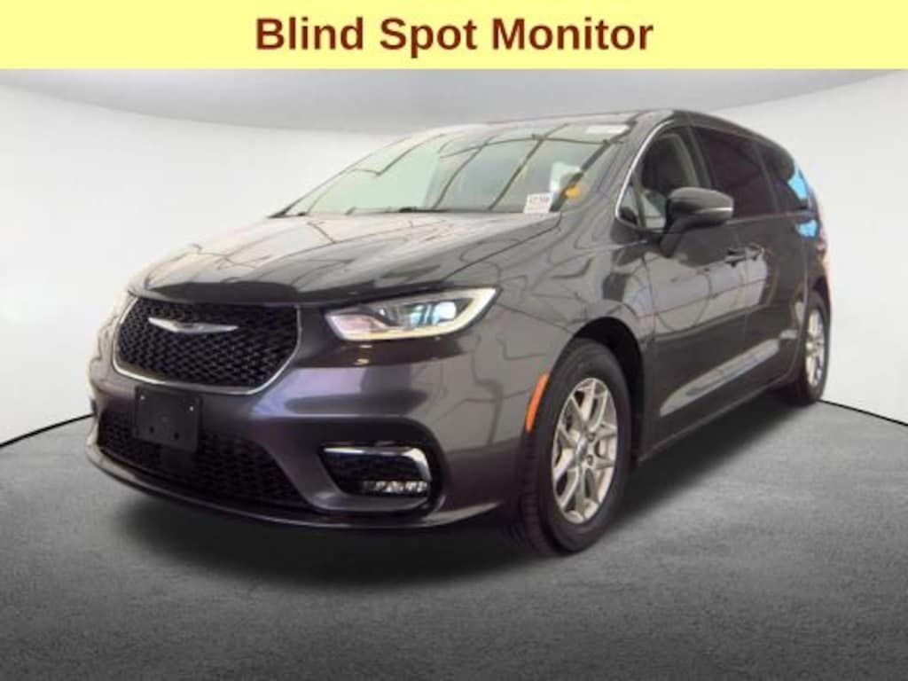 Used 2023 Chrysler Pacifica Touring L Van Passenger Van