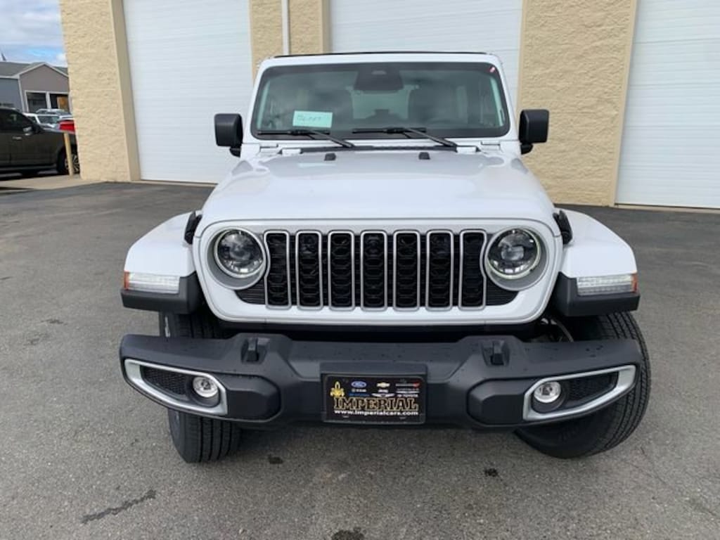 New 2026 Jeep Wrangler 4-DOOR SAHARA Sport Utility