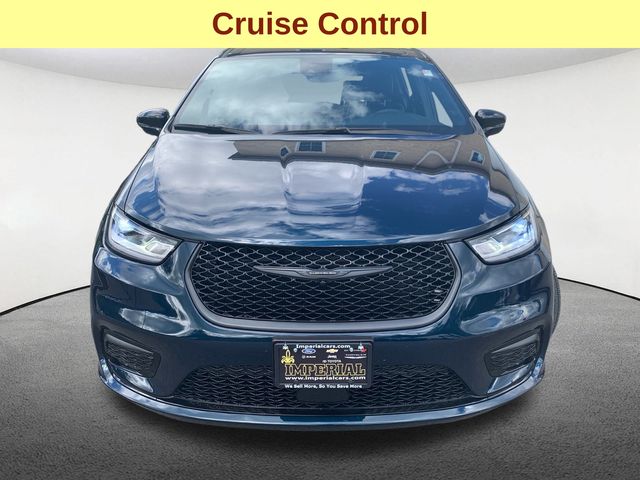 2024 Chrysler Pacifica Limited photo 2
