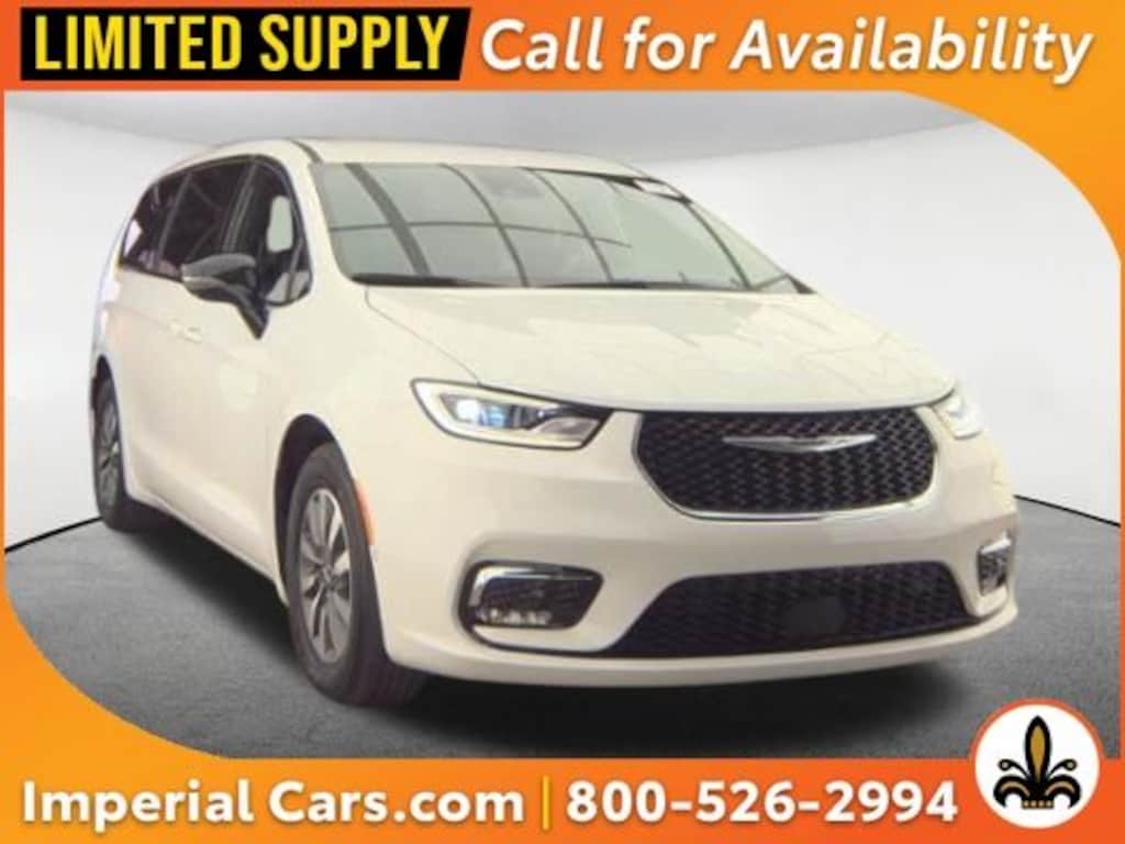 Used 2025 Chrysler Pacifica Plug-In Hybrid Select Van Passenger Van