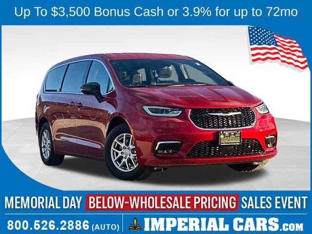 2026 Chrysler Pacifica Select's photo
