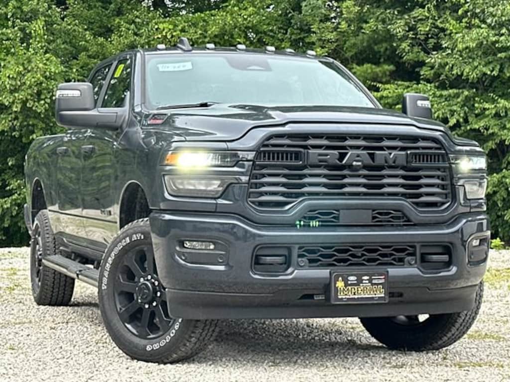 New 2026 Ram 2500 BIG HORN CREW CAB 4X4 6'4 BOX Pickup