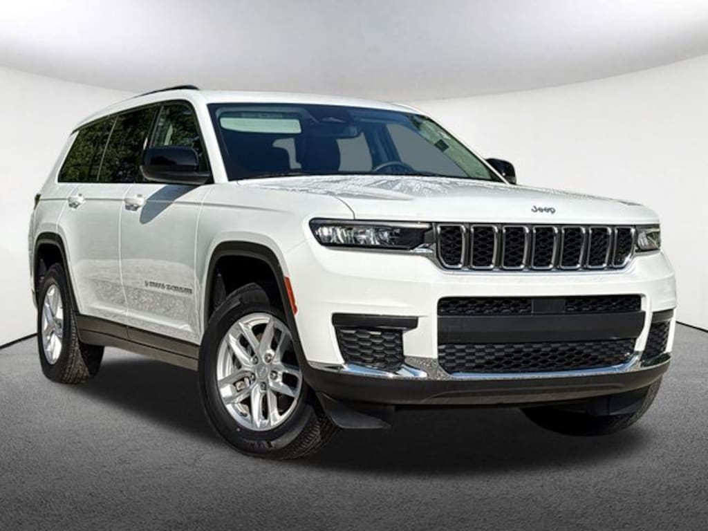 Used 2023 Jeep Grand Cherokee L Laredo SUV