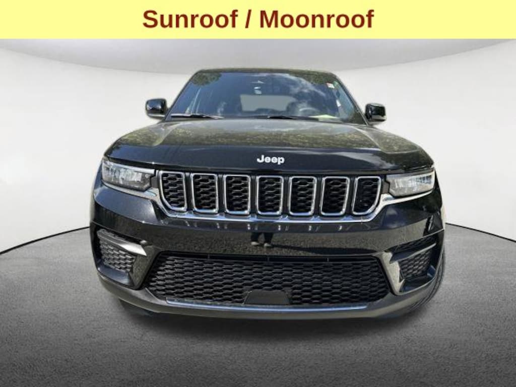 Used 2025 Jeep Grand Cherokee Laredo SUV