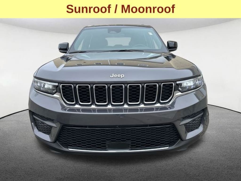 Used 2025 Jeep Grand Cherokee Laredo SUV