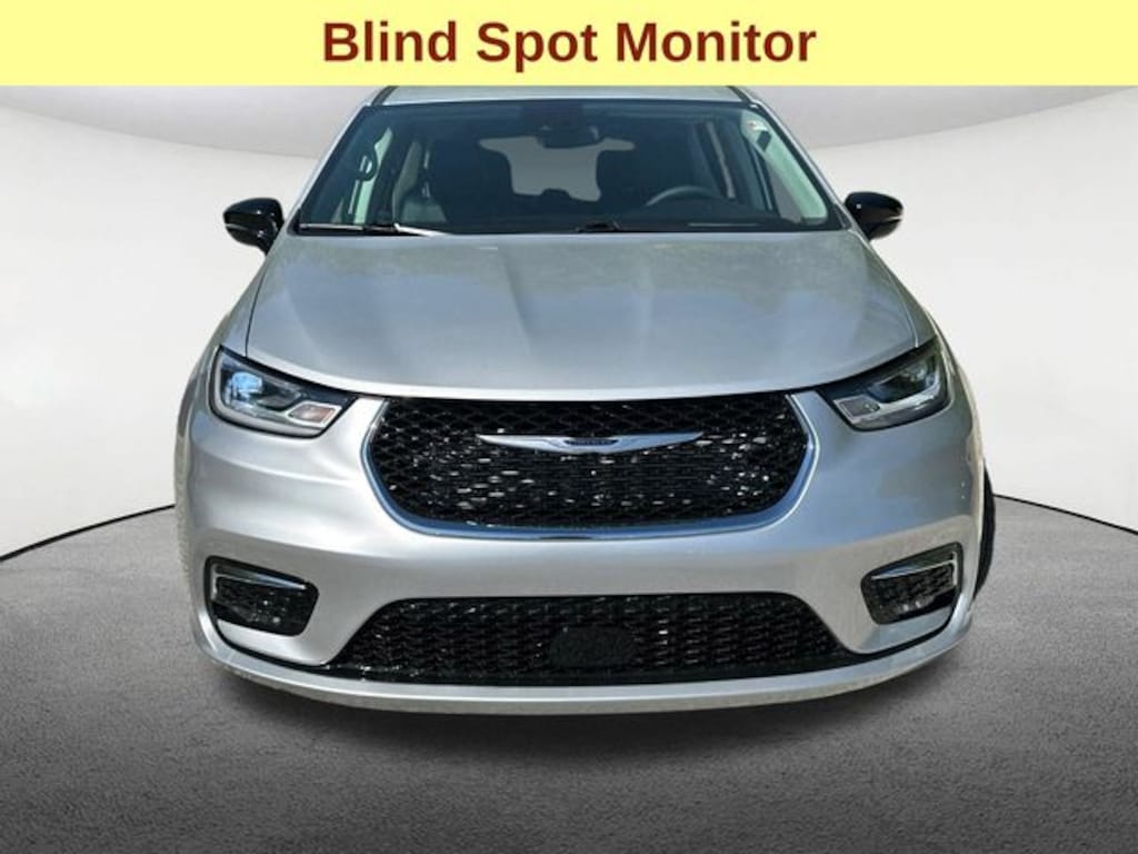 Used 2024 Chrysler Pacifica Touring L Van Passenger Van