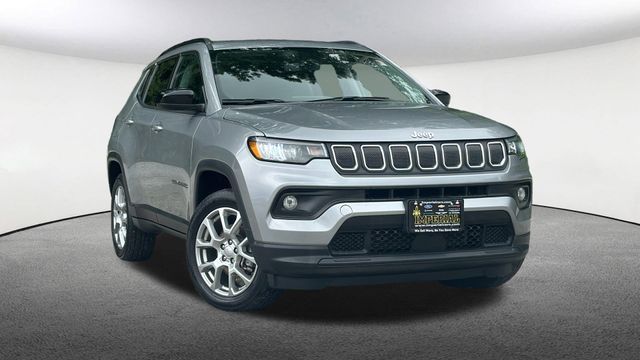 Used 2022 Jeep Compass Latitude Lux with VIN 3C4NJDFB1NT191358 for sale in Mendon, MA