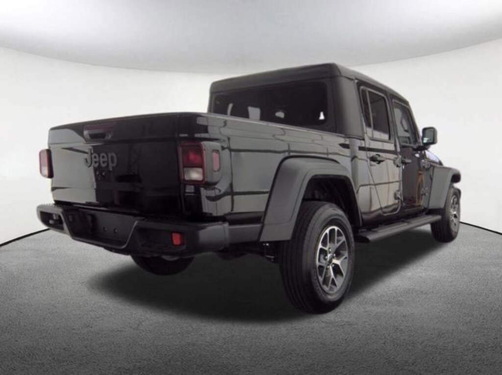 Used 2025 Jeep Gladiator Sport Truck Crew Cab