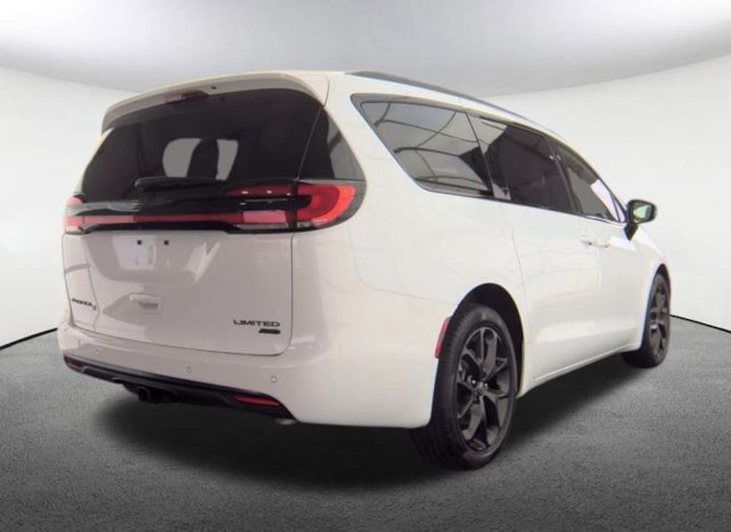 Used 2025 Chrysler Pacifica Limited Van Passenger Van