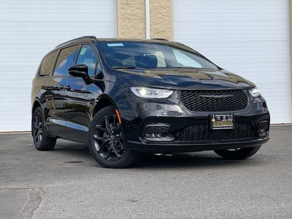 New 2026 Chrysler Pacifica SELECT AWD Passenger Van