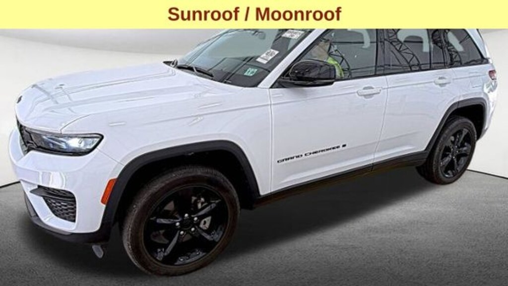 Used 2023 Jeep Grand Cherokee Laredo SUV