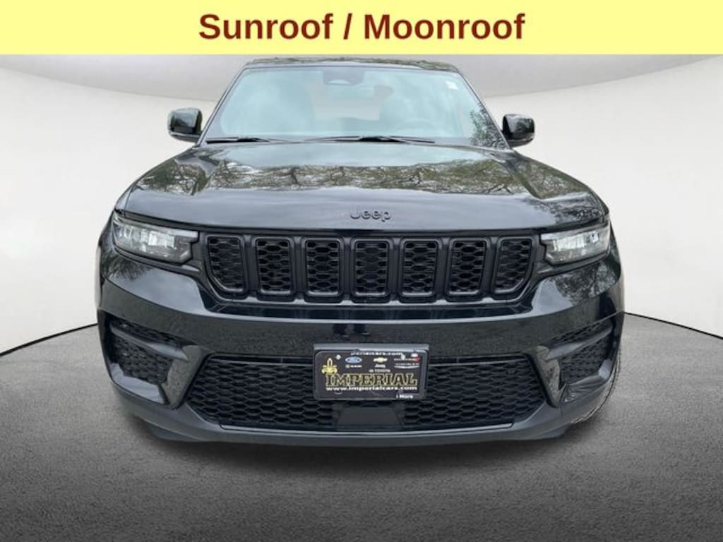 Used 2025 Jeep Grand Cherokee Laredo SUV