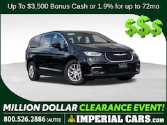 2026 Chrysler Pacifica SELECT Passenger Van