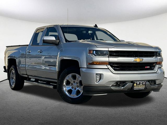 2019 Chevrolet Silverado 1500 LT photo 2