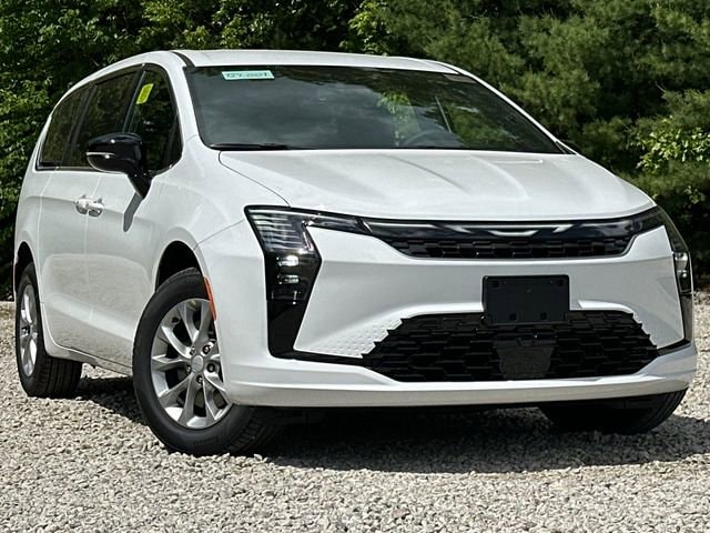 2027 Chrysler Pacifica Select AWD's photo