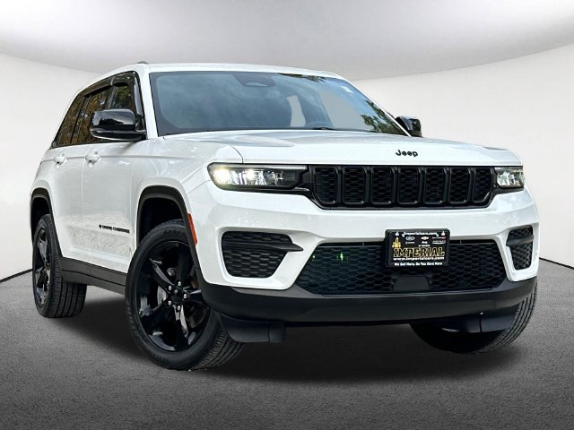 Used 2023 Jeep Grand Cherokee Laredo SUV