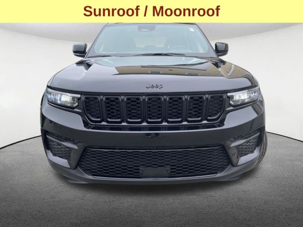 Used 2025 Jeep Grand Cherokee Laredo SUV