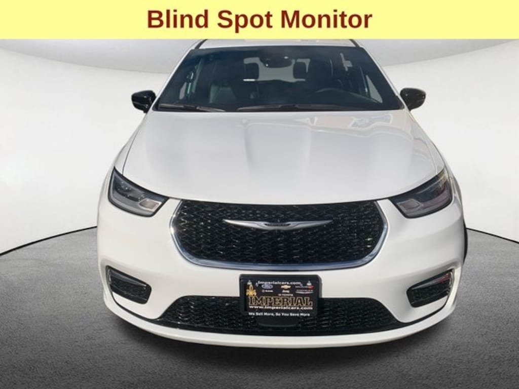 Used 2025 Chrysler Pacifica Select Van Passenger Van