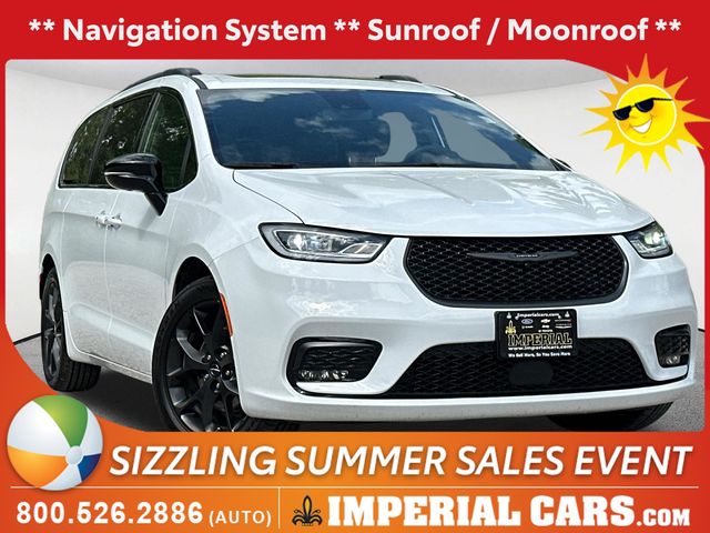 2025 Chrysler Pacifica Limited's photo