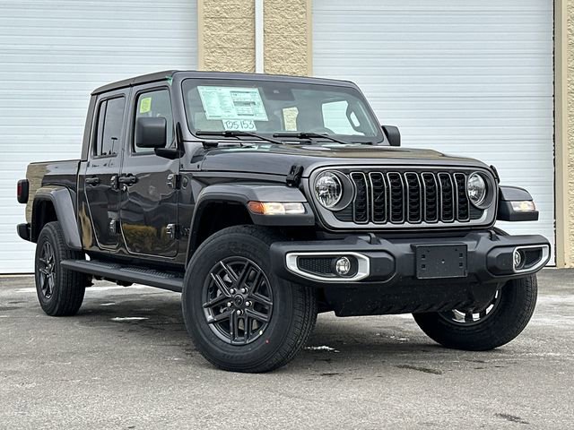 2025 Jeep Gladiator Sport S photo 2