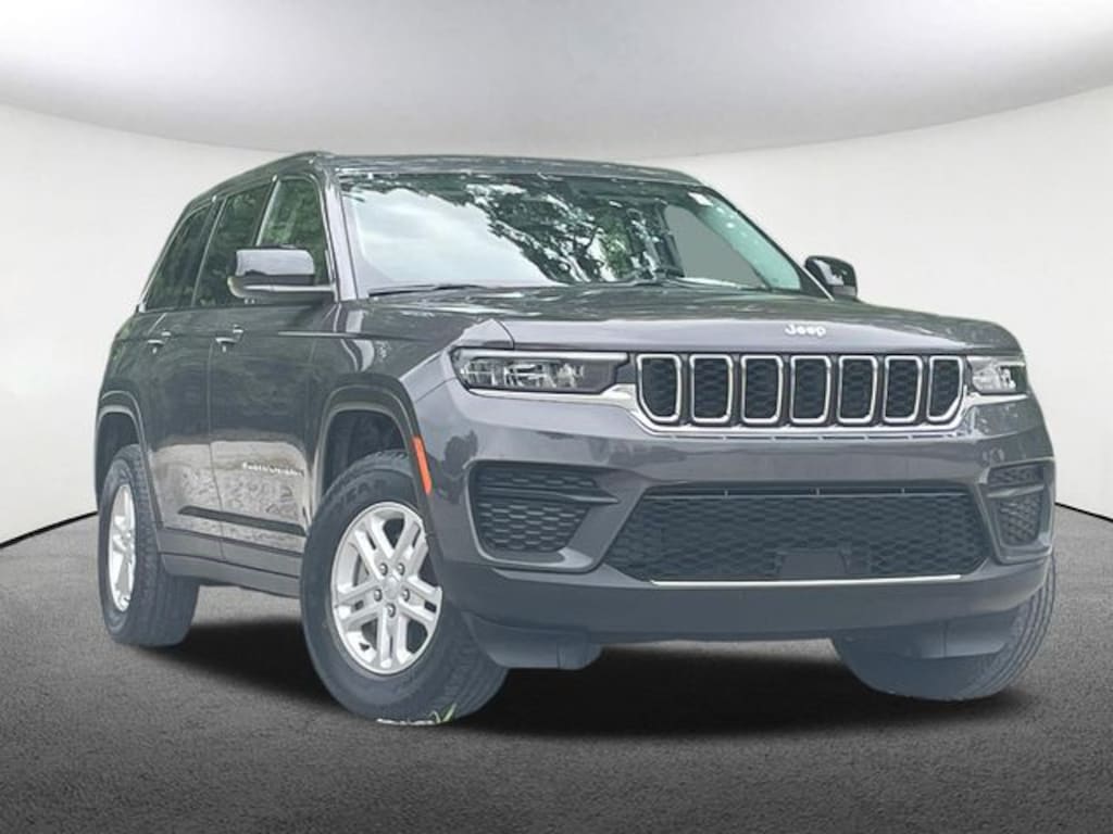 Used 2023 Jeep Grand Cherokee Laredo SUV