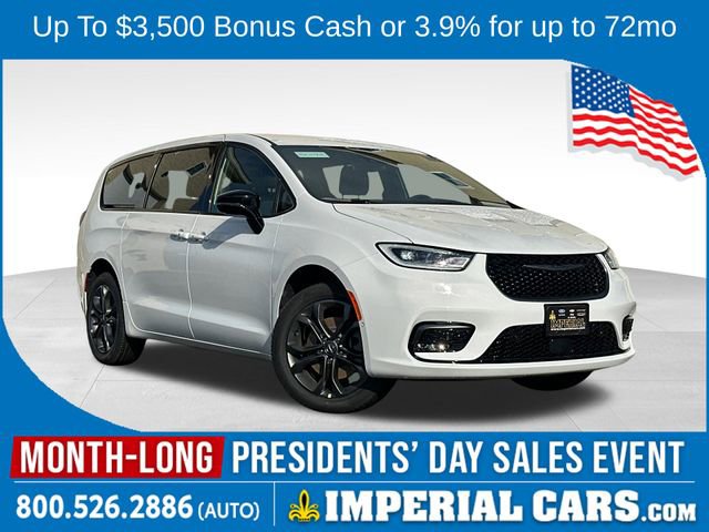 2026 Chrysler Pacifica Passenger Van 