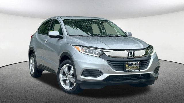 Used 2022 Honda HR-V LX with VIN 3CZRU6H30NM765155 for sale in Mendon, MA