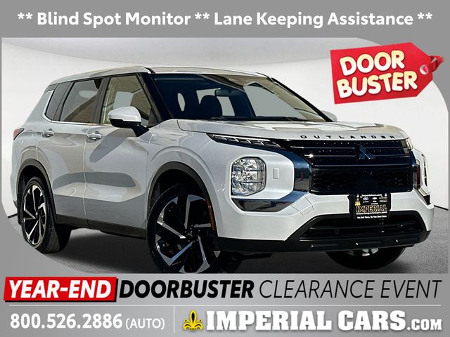 2024 Mitsubishi Outlander ES's photo