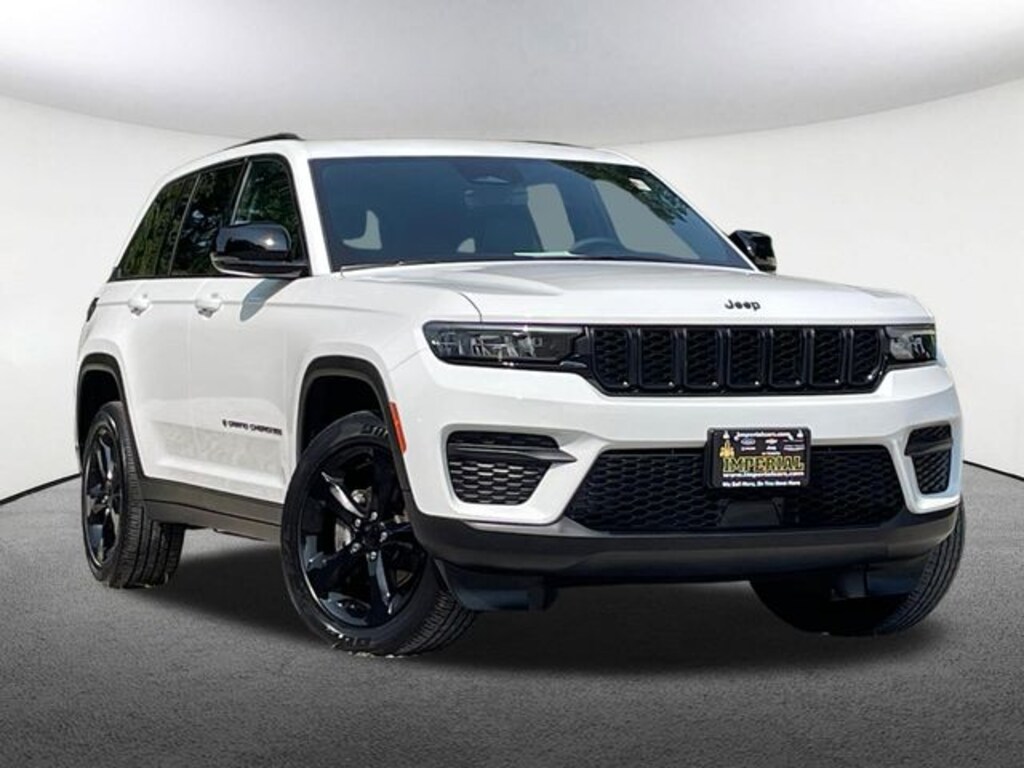 Certified 2025 Jeep Grand Cherokee Laredo SUV