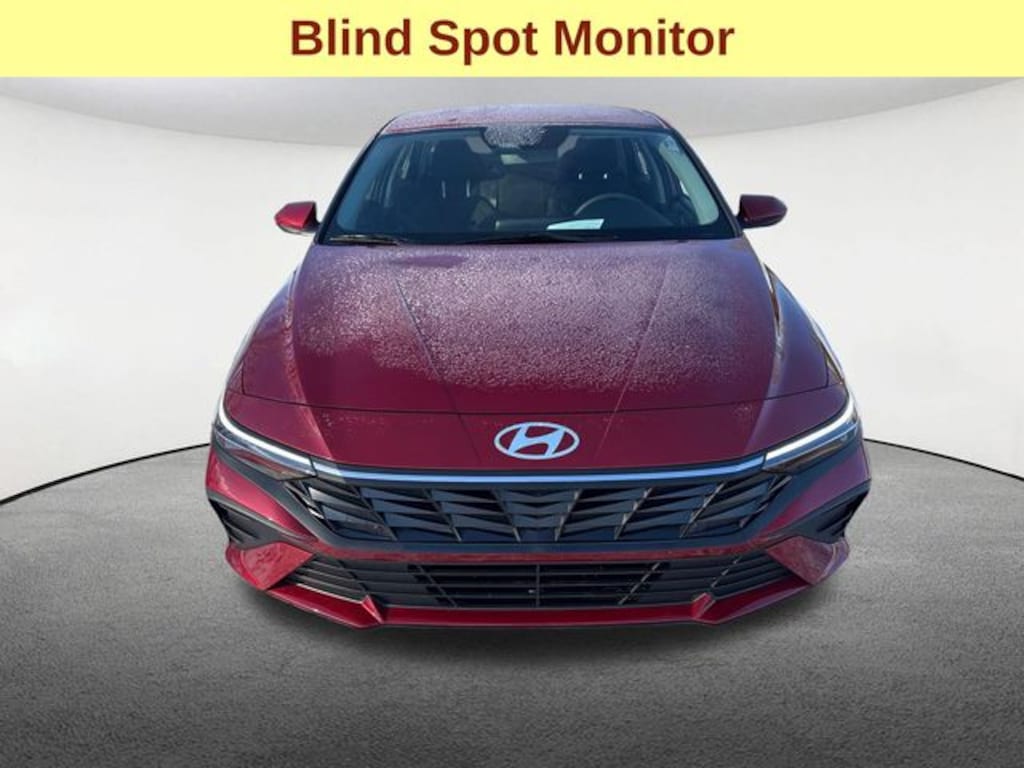 Used 2025 Hyundai Elantra SE Sedan