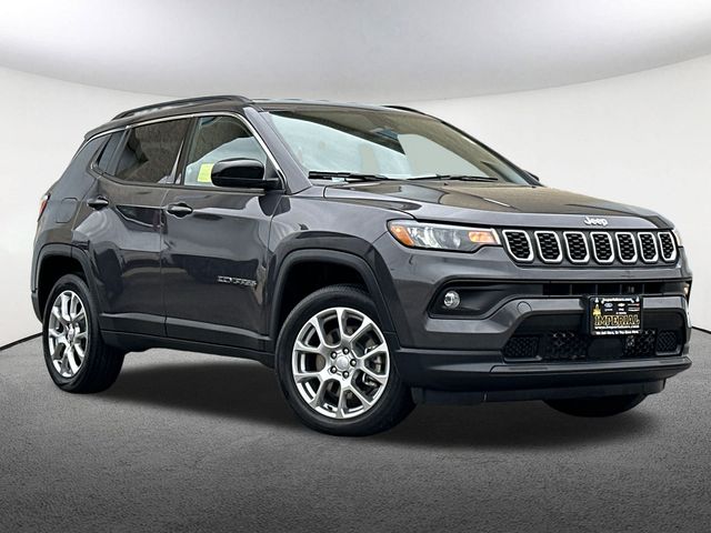 Certified 2024 Jeep Compass Latitude Lux with VIN 3C4NJDFN6RT123976 for sale in Mendon, MA